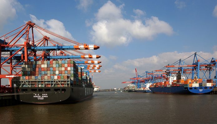 Containerschiffe am Hamburger Hafen. Foto: monikawl999/pixabay