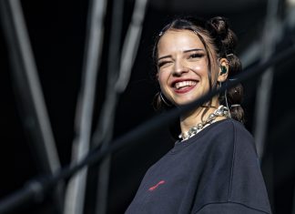 Nina Chuba: „Es braucht so lange, wie es braucht” Sängerin Nina Chuba beim Musikfestival Juicy Beats 2023. Seit fast 30 Jahren findet im Dortmunder Westfalenpark das Juicy Beats Festival statt. Foto: Christoph Reichwein/dpa