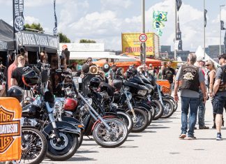 Harley Days 2024 enden mit Parade durch die Stadt Motorräder bei den Harley Days auf dem Großmarkt
