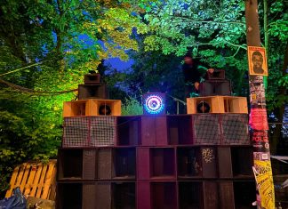 Platten, Partys, Politik: Das Hibration Soundsystem im Interview Hibration Soundsystem beim Alternativen Antirassistischen Hafengeburtstag 2024