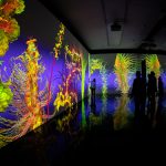 BKF_Pressebild_Miguel_Chevalier_Extra-Natural__2023__Ausstellungsansicht_in_der_Kunsthalle_der_Hypo-Kulturstiftung_Muenchen___c__Miguel_Chevalier__V