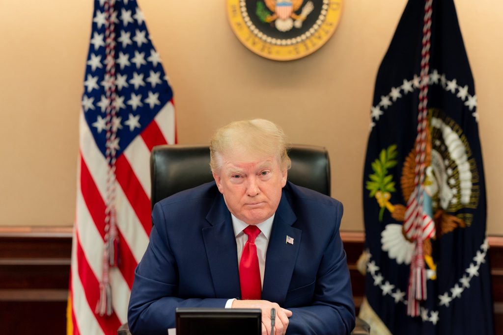 Donald Trump, wie er als Präsident 2020 an einem online Meeting teilnimmt. 