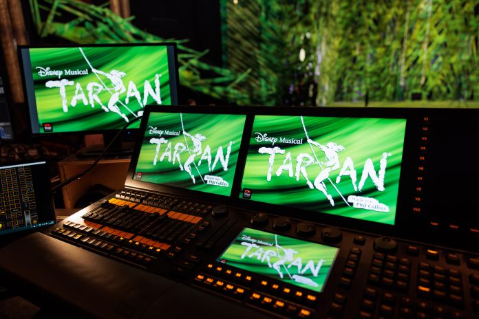 Die Technik bereitet sich auch schon fleißig auf Tarzan vor.