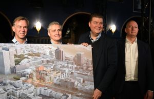 Frank Gerhard Schmidt (l-r), Vorstandsmitglied von Quantum Immobilien, Thomas Krebs, Vorstandssprecher der Saga Unternehmensgruppe, Andreas Dressel (SPD), Senator für Finanzen in Hamburg, und Gordon Gorski, CEO Bayerische Hausbau Development bei einer Pressekonferenz.