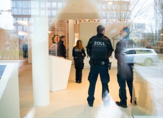 Engel & Völkers: Verdacht auf Scheinselbständigkeit Durchsungen in Hamburg: Immobilenunternehmen Engel & Völkers wurde durchsucht. Foto: Jonas Walzberg/dpa