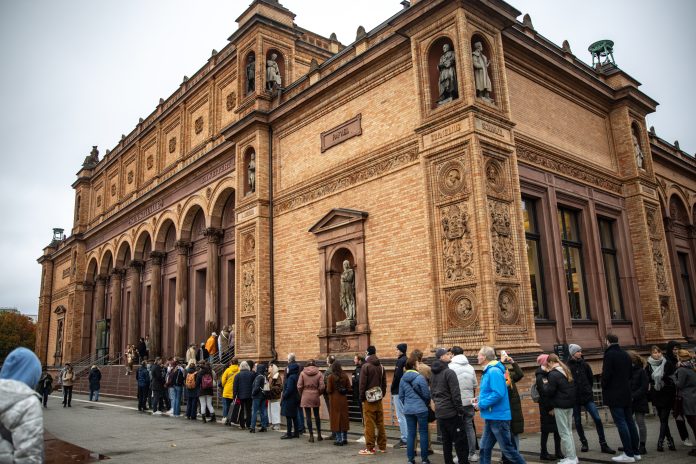 Mit einem Besucherrekord und einer historischen Schenkung blickt die Hamburger Kunsthalle auf das vergangene Jahr zurück.