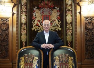 Bürgermeister Tschentscher will Hamburg besser auf Krisen vorbereiten Hamburgs Bürgermeister Peter Tschentscher (SPD) im Rathaus.