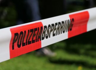 Salzsäure: Polizei gibt Entwarnung Absperrband von der Polizei