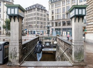 U3-Strecke ab Samstag erneut gesperrt Eingang zur Linie U3 auf der U3-Strecke am Bahnhof Rathaus