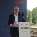 Peter Tschentscher bei der Taufe des Nightjets