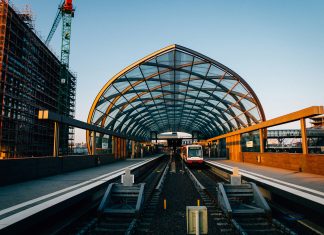 Mobilitätsbranche diskutiert in Hamburg über Nahverkehr Die U-Bahn Station Hafencity. Der UITP Kongress in Hamburg befasst sich mit Themen wie Nahverkehr, U-Bahn-Betrieb im 100-Sekunden-Takt, Sicherheit im öffentlichen Verkehr und vielen weiteren.