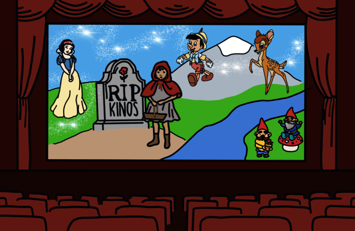 Kinosaal mit bespielter Leinwand