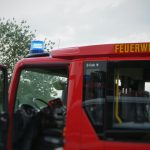 Wohnungsbrand: Großeinsatz in Bahrenfeld Ein Feuerwehrauto mit offener Tür. Symbolbild für den Einsatz zum Wohnungsbrand.