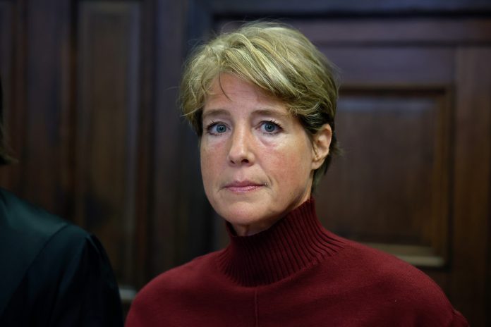 Fortsetzung Prozess wegen mutmaßlicher Kindesentführung Cristina Block in einem roten Rollkragenpulli.