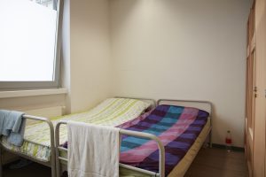 Dieses Zimmer bei F&W wird von einem Paar bewohnt. Die meisten Menschen, die einen Platz haben, kommen wieder und haben ihre festen Zimmer. Foto: Martin Lukas Kim