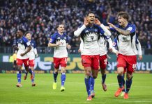 HSV siegt dramatisch, St. Pauli hält mit Bayern mit HSV-Stürmer Robert Glatzel jubelt nach dem 1:0 gegen den VfB Stuttgart.