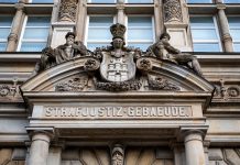 „White Tiger”: Prozess beginnt im Januar Blick von vorne auf das Strafjustizgebäude des Landgerichts Hamburg.