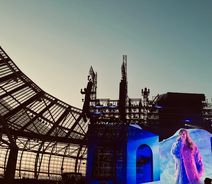 Ein Bild von einem Konzert der US-Sängerin Taylor Swift.