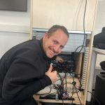 Technikexperte Chris H. bei der Arbeit