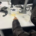 Die Spuren der tropfenden Klimaanlage sind immernoch zu sehen.