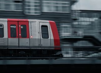Nach Entgleisung der U2: Einschränkungen bis Donnerstag Bild einer Hamburger U-Bahn