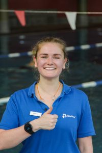 Rettungsschwimmerin Nathalie Hirschke lächelt in die Kamera. Foto: Marie-Luise Pohl