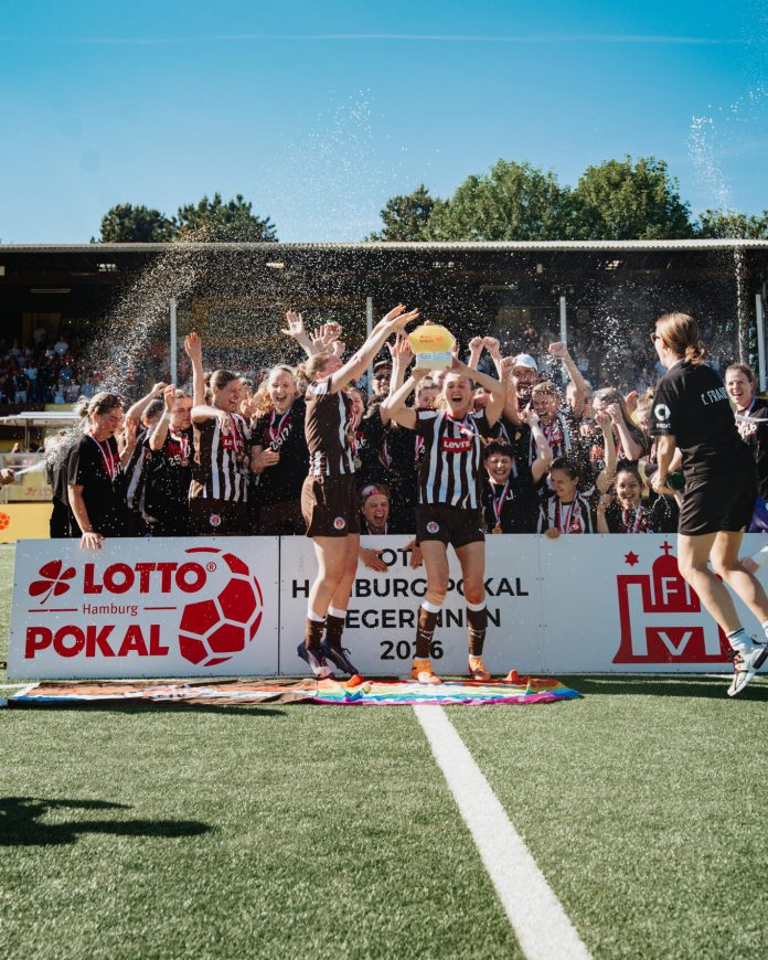 Jubel bei den 1. Frauen des FC St. Pauli