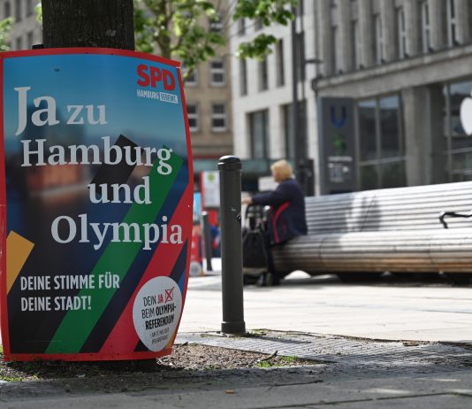 Großes Ungleichgewicht: So viel kosteten die Olympia-Kampagnen Ein Werbeplakat von der SPD zum Olympia-Referendum hängt in der Hamburger Innenstadt. Zu lesen ist: Ja zu Hamburg und Olympia.