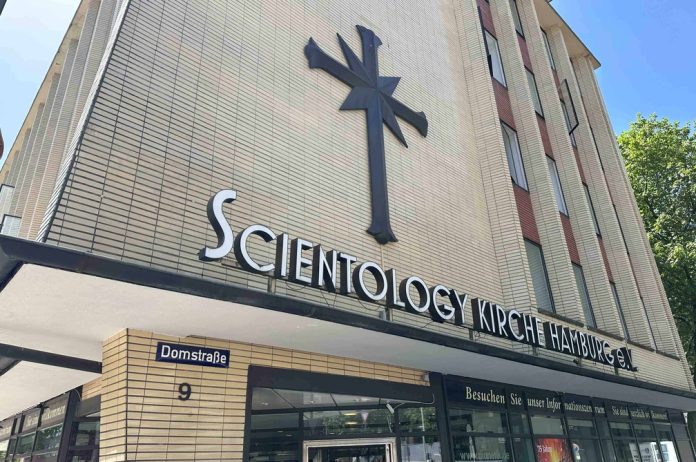 Scientology_Bild (1) (2) Das Scientology Gebäude in Hamburg an der Domstraße. Der Schriftzug über der Tür zeigt