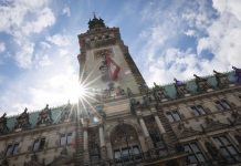 Bürgerschaft hat für Verfassungsschutz-Check abgestimmt Foto vom Hamburger Rathaus
