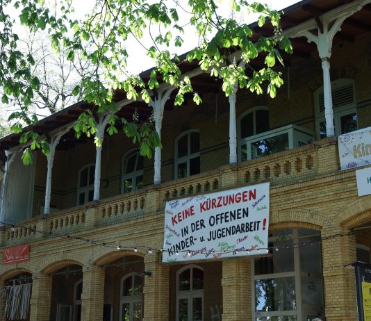 Kürzungen in Altonas Villa Kunterbunt Das Backsteingebäude des Kulturzentrums Altona.