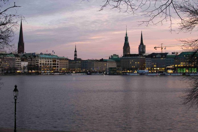 Ein Bild vom Jungfernstieg. Foto: thegermankid/ Pixabay