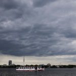 Unwetter erwartet: Gewitter, Hagel und Starkregen Unwetter über Hamburg.