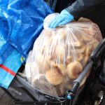 Brot im Bollerwagen