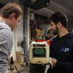 Fabian Kühn arbeiten monatelang an Modellflugzeugen im Verein. Foto: Mia Wietkamp