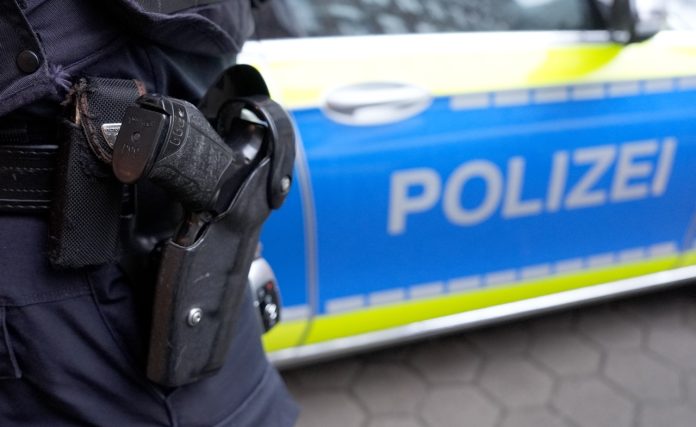 Die Mehrheit der Polizistinnen und Polizisten in Hamburg sind laut einer DPolG-Umfrage unzufrieden.